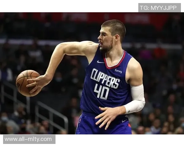 卢教练分析祖巴茨表现受限原因强调魔术防守让其难以发挥优势 卢教练分析祖巴茨表现受限原因强调魔术防守让其难以发挥优势