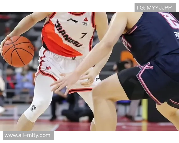 翟若云强调篮球团队精神的重要性团结协作是赢得比赛的核心要素 翟若云强调篮球团队精神的重要性团结协作是赢得比赛的核心要素